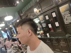 -海文先生国潮烫染男士理发馆