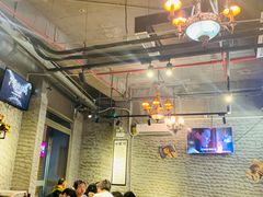 大堂-巴四老城区炭火蛙锅(张江店)