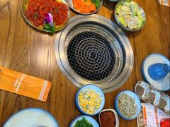 -明洞阿姨·韩式酱蟹烤肉·创意料理(三元桥店)