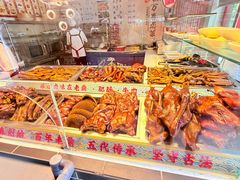 -老鼎万春卤菜(五代传承创始老店)