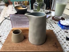 -彳亍咖啡·这里(水湾路店)