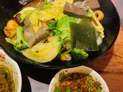 -万记麻辣烫国展总店