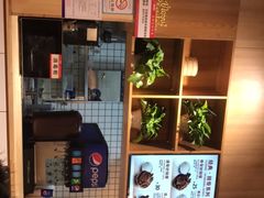 -万和春排骨砂锅米饭(新业广场店)