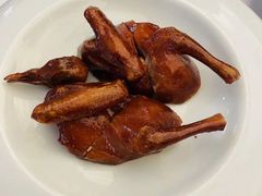 玻璃皮润烧乳鸽-北京厨房(西安SKP店)
