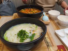 -花馬肆.云南过桥米线(汉神购物广场现场熬汤店)