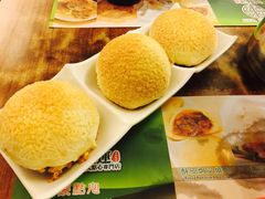 酥皮焗叉烧包-添好运点心专门店(深水埗店)