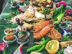 -席娜卡琳火车铁道夜市