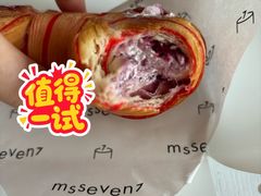蝴蝶结可颂-蜜思琪蛋糕(民生路店)