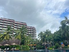 -三亚湾海居铂尔曼度假酒店