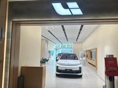 -理想汽车(世纪汇店)