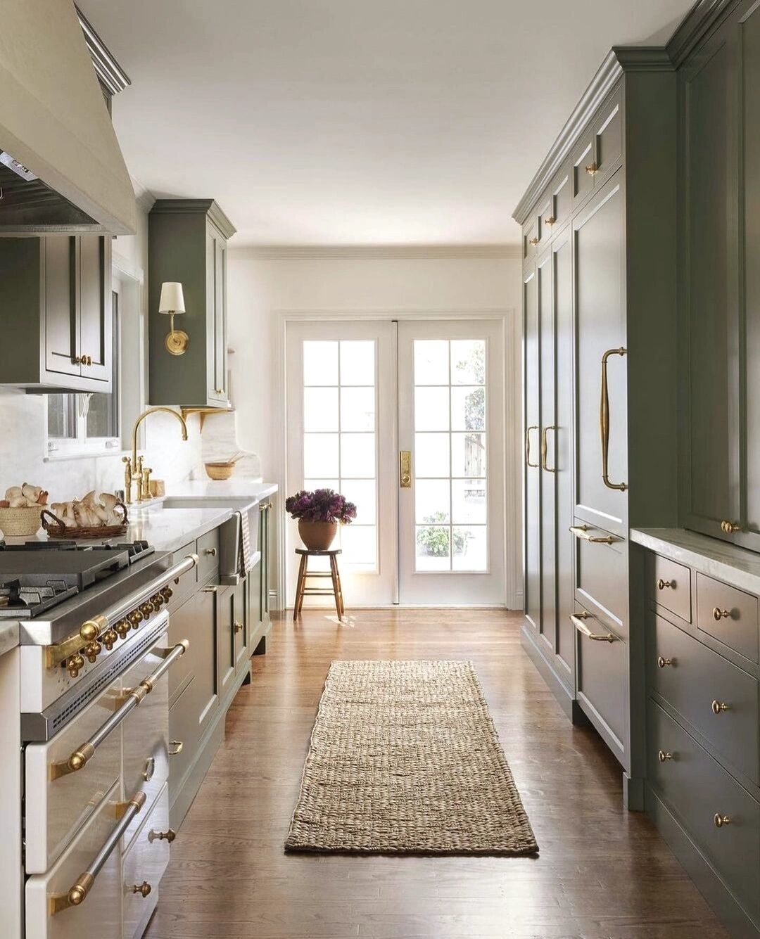 分享家居配色灵感45-墨绿色撞色复古美式