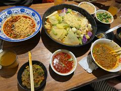 -万记麻辣烫国展总店