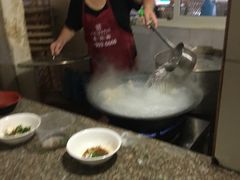 -张阿三馄饨店