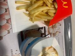 -麦当劳(轻轨曹杨路店)