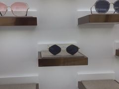 -翰佐蔡司小乐圆·依视路星趣控·暴龙眼镜折扣店