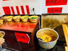 -柳州肥姨妈大骨螺蛳粉(曹路店)