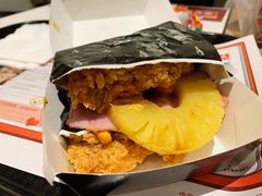 培根鸡腿重磅肉霸堡-肯德基(东直门来福士店)