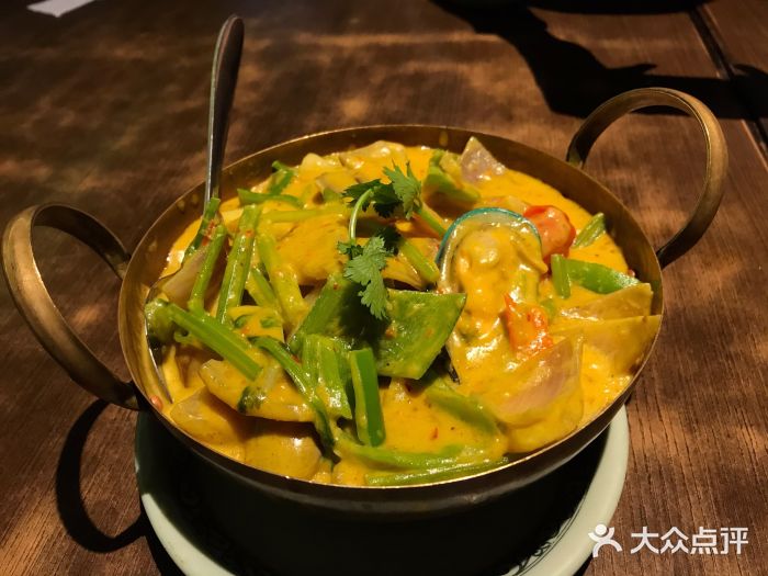 大头虾越式风味餐厅(光明广场店)越式咖喱牛腩煲图片