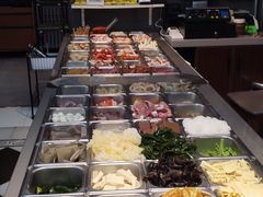 -愉肴麻辣香锅(中山路店)