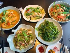 -大头虾越式风味餐厅(光明广场店)