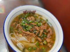 香菜牛肉炒码汤粉-羅秋明手工粉面