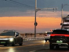 -武汉五月花大酒店(武昌火车站中南路地铁站店)