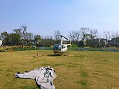 -田园东方蜜桃村的田野营地