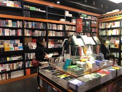 大堂-西西弗书店&矢量咖啡(壹方购物中心店)