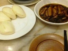 梅菜扣肉配馒头，笋煲-万秋楼