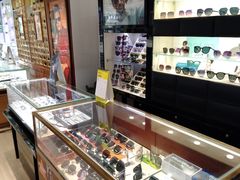 -西南眼镜·蔡司·依视路战略合作店(南街店)