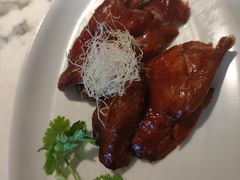 妙龄脆皮乳鸽-湖滨28中餐厅·西湖宴·杭州君悦酒店