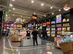 -LINE FRIENDS Garosu-gil Flagship Store