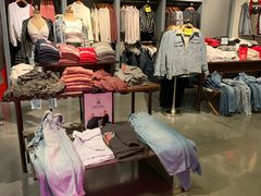 -Hollister(天环广场店)
