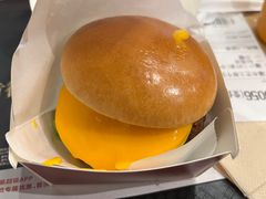 瀑布芝士2.0汁汁厚作和牛堡-肯德基(燕岭店)