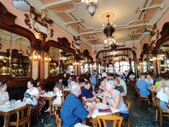 -Majestic Café