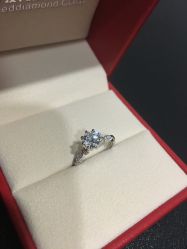 -威德钻石-克拉钻大本营(南京东路店)