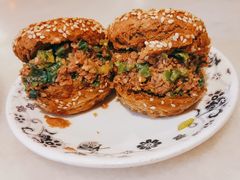 烧饼夹牛肉-京门老爆三·铜锅涮肉 爆肚(望京店)