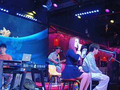 -喜鹊音乐酒馆(西街店)