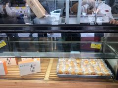 面包甜点陈列柜-鲍师傅糕点(春熙路店)