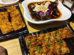 -老街烧烤大排档·地道湖北菜·龙虾馆(汉口火车站店)