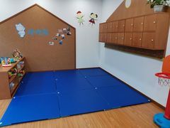 -抱抱熊托育中心(大悦城店)