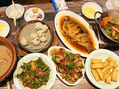 -老街烧烤大排档·地道湖北菜·龙虾馆(汉口火车站店)