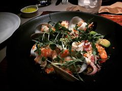 溫熱海鮮沙拉配牛油果-Mercato莫卡多露台餐厅与酒吧(K11店)