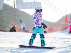 -石京龙滑雪场-停车场