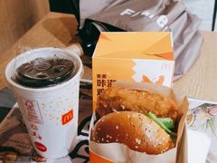 -麦当劳(展览路店)