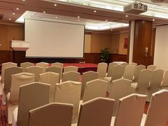 -深圳富苑皇冠假日套房酒店