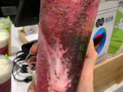 霸气酸奶黑桑葚-奈雪的茶(新天地广场PRO店)