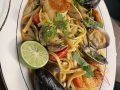 -Oasis Bar & Grill