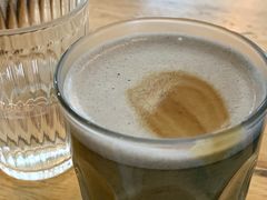 燕麦奶混凝土拿铁-无牌咖啡&酒馆