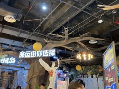 -暴风岛沉浸式体验馆(百联世纪店)